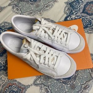 Nike Women Blazer Low ‘77 size 7